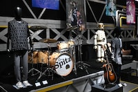 「SPITZ JAMBOREE TOUR '23-'24 "HIMITSU STUDIO"」ステージ再現ブースの様子。