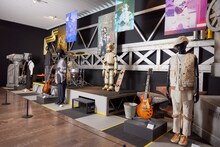 「SPITZ JAMBOREE TOUR '23-'24 "HIMITSU STUDIO"」ステージ再現ブース（Photo by Maho Korogi）