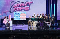 DXTEENとMAZZELのスペシャルトークの様子。（写真提供：NHK）