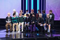 DXTEENとMAZZELのスペシャルトークの様子。（写真提供：NHK）