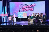 DXTEENとMAZZELのスペシャルトークの様子。（写真提供：NHK）