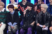 DXTEENとMAZZELのスペシャルトークの様子。（写真提供：NHK）