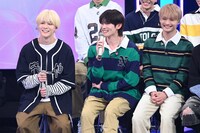 DXTEENとMAZZELのスペシャルトークの様子。（写真提供：NHK）