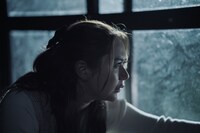 映画「悪鬼のウイルス」より。(c)2025 二宮敦人・TO ブックス/映画「悪鬼のウイルス」製作委員会