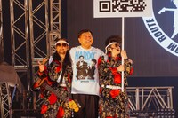 左から白鳥松竹梅（B / 氣志團）、石田社長（夢グループ）、早乙女光（Dance & Scream）。（撮影：堀内れい）