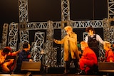“氣志團警察”に逮捕されるROTTENGRAFFTY。(撮影:木村泰之)