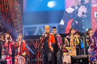 ももいろクローバーZと氣志團。（撮影：木村泰之）