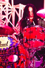 鈴木壱歩（Dr / 暴動クラブ）（撮影：青木カズロー）