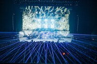 anoのライブの様子。（撮影：横山マサト）