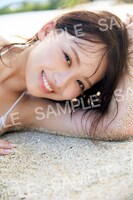 濱岸ひより（日向坂46）1st写真集「もしも」特典ポストカード（TSUTAYA（撮影：三宮幹史［TRIVAL］）