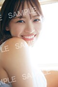 濱岸ひより（日向坂46）1st写真集「もしも」特典ポストカード（三省堂書店）（撮影：三宮幹史［TRIVAL］）