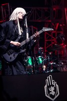 命 -mikoto-（Vo / -真天地開闢集団-ジグザグ）（撮影：釘野孝宏）