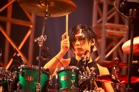 影丸 -kagemaru-（Dr / -真天地開闢集団-ジグザグ）（撮影：釘野孝宏）