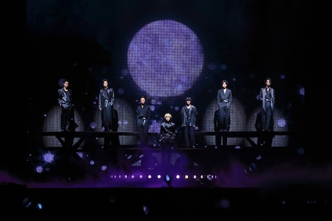 「ENHYPEN WORLD TOUR 'WALK THE LINE' IN JAPAN」埼玉・ベルーナドーム公演の様子。(P)&(C) BELIFT LAB Inc.