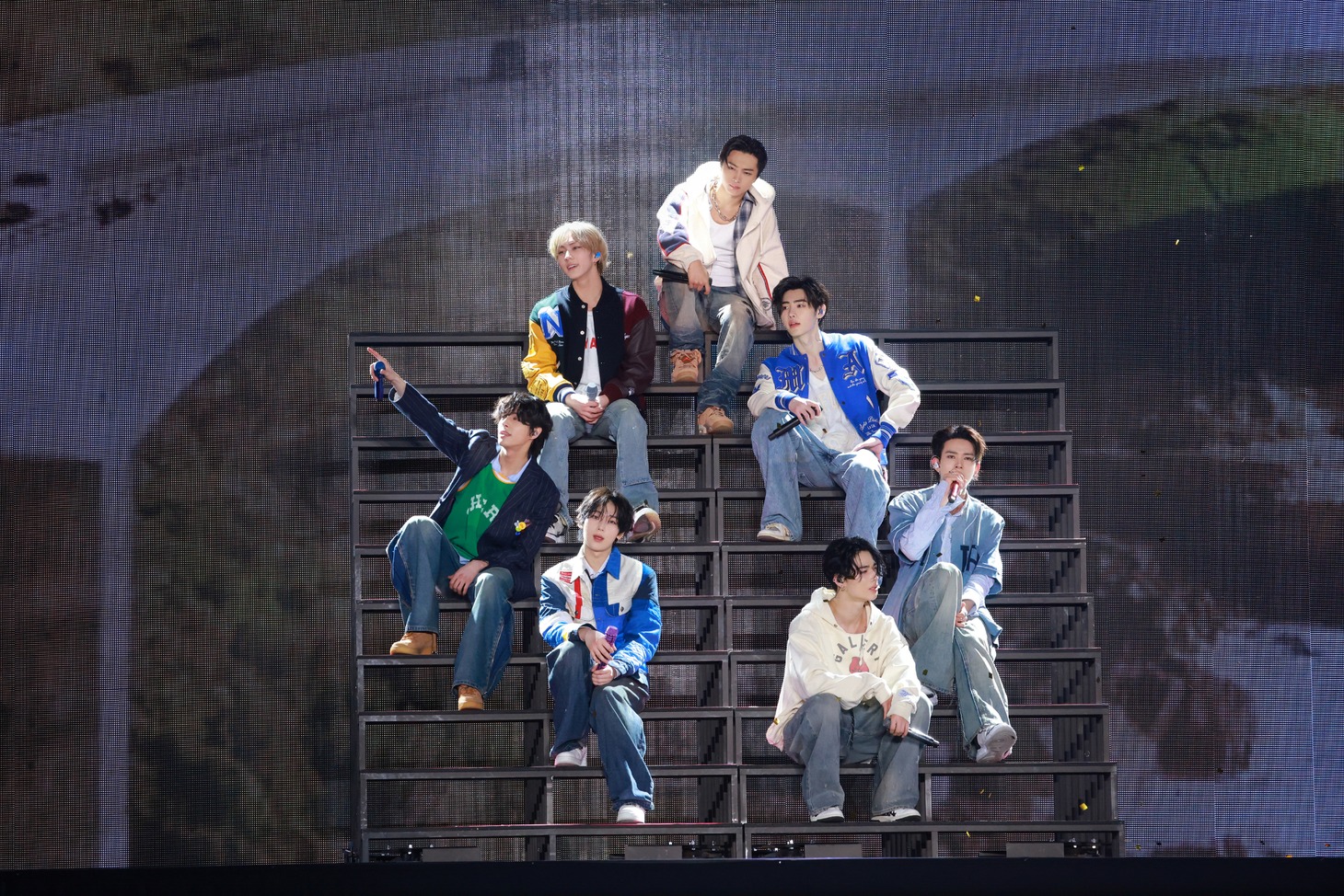 「ENHYPEN WORLD TOUR 'WALK THE LINE' IN JAPAN」埼玉・ベルーナドーム公演の様子。(P)&(C) BELIFT LAB Inc.