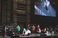 「キメ顔さんが転んだリレー」全員参加の最終盤。