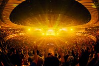 Vaundy「Vaundy one man live ARENA tour "FUSION"」横浜アリーナ公演の様子。（撮影：日吉"JP"純平、太田好治）