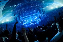 Vaundy「Vaundy one man live ARENA tour "FUSION"」横浜アリーナ公演の様子。（撮影：日吉"JP"純平、太田好治）