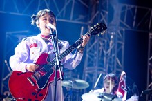 なち（Vo, G / サバシスター）（撮影：釘野孝宏）