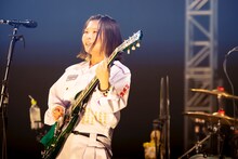 るみなす（G, Cho / サバシスター）（撮影：釘野孝宏）