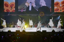 真っ白なキャンバスのラストライブ「明日も変わらない1日を」の様子。（撮影：後野順也）