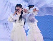 左から小野寺梓、西野千明。（撮影：後野順也）