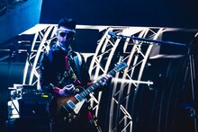 西園寺瞳（G / 氣志團）（撮影：青木カズロー）