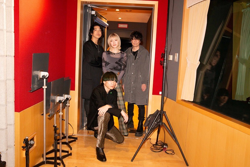 左上から時計回りに小林祐介（THE SPELLBOUND、The Novembers）、milet、中野雅之（THE SPELLBOUND、BOOMBOOMSATELLITES）、加藤隆志（東京スカパラダイスオーケストラ）。（Photo by Katsumi Omori）