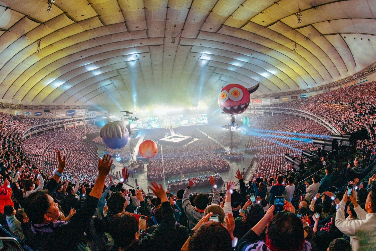「YOASOBI 5th ANNIVERSARY DOME LIVE 2024 “超現実”」東京・東京ドーム公演の様子。（Photo by Kosuke Ito）