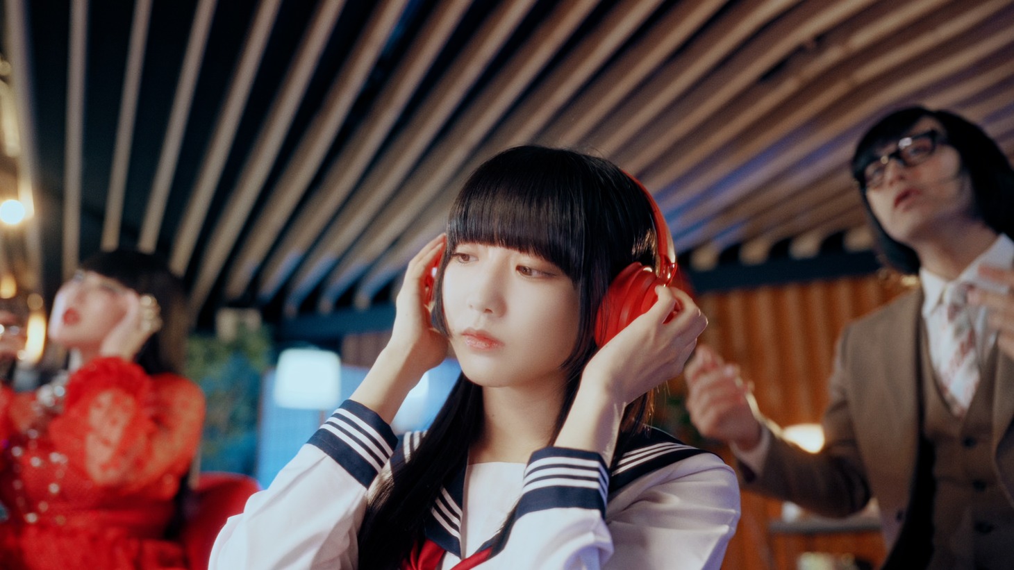 アーバンギャルド「昭和百年少女」ミュージックビデオより。