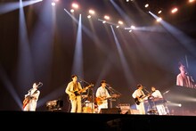 くるり「ロックンロール」パフォーマンスの様子。（撮影：渡邉一生［SLOT PHOTOGRAPHIC］）