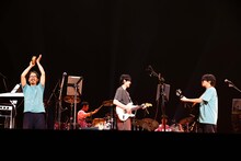 フジファブリック「若者のすべて」コラボパフォーマンスの様子。（撮影：渡邉一生［SLOT PHOTOGRAPHIC］）