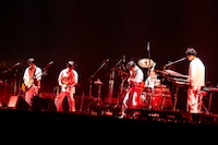 くるりのステージの様子。（撮影：渡邉一生［SLOT PHOTOGRAPHIC］）