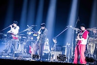 フジファブリックのステージの様子。（撮影：渡邉一生［SLOT PHOTOGRAPHIC］）