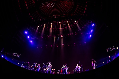 フジファブリック「若者のすべて」コラボパフォーマンスの様子。（撮影：渡邉一生［SLOT PHOTOGRAPHIC］）