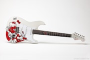 「Made in Japan Limited Hello Kitty Stratocaster」