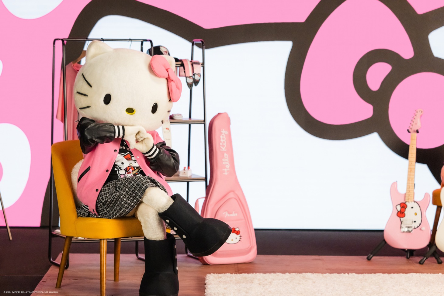 「Fender x Hello Kitty 50th Anniversary Collection」告知動画より。