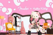 「Fender x Hello Kitty 50th Anniversary Collection」告知動画より。