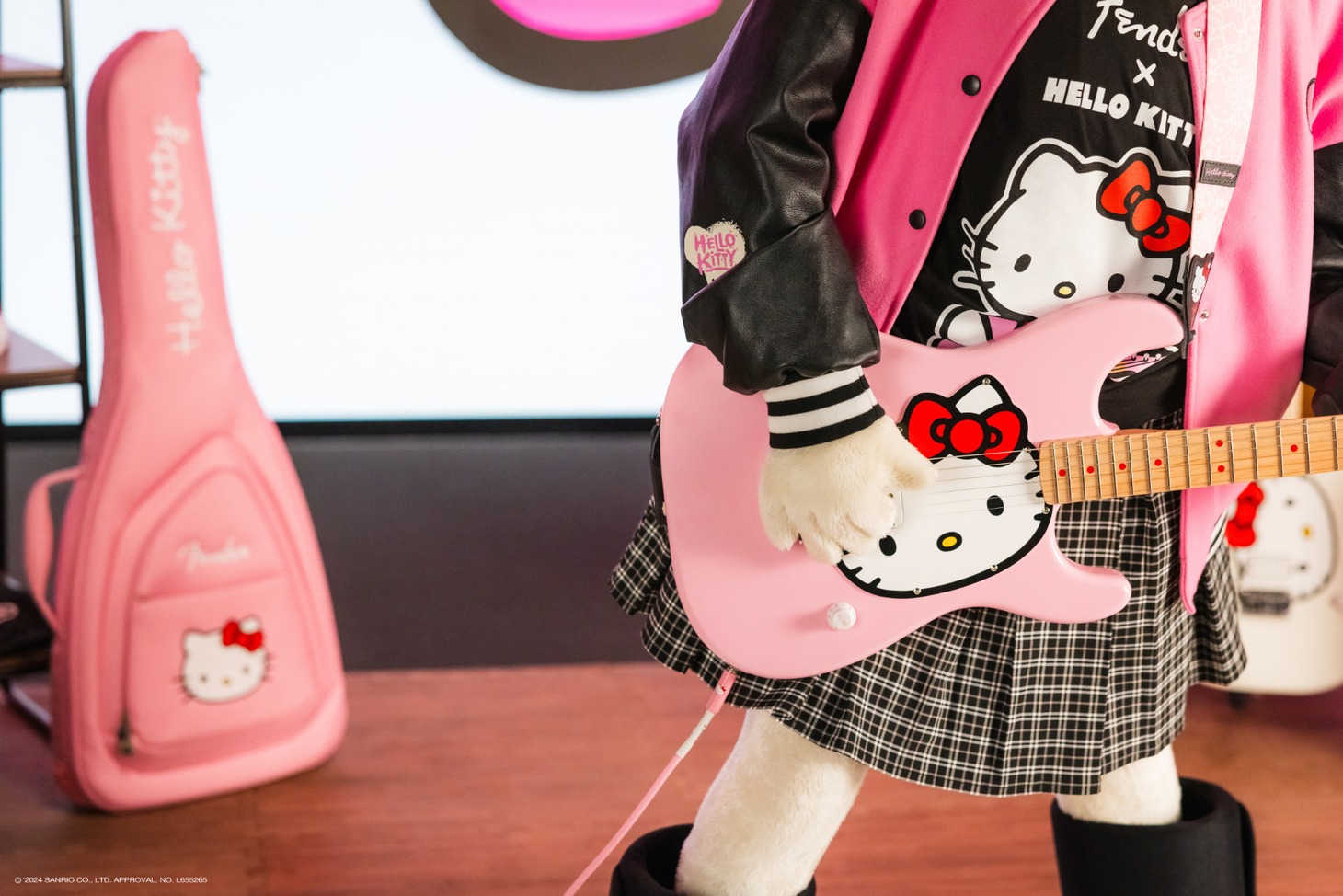 「Fender x Hello Kitty 50th Anniversary Collection」告知動画より。