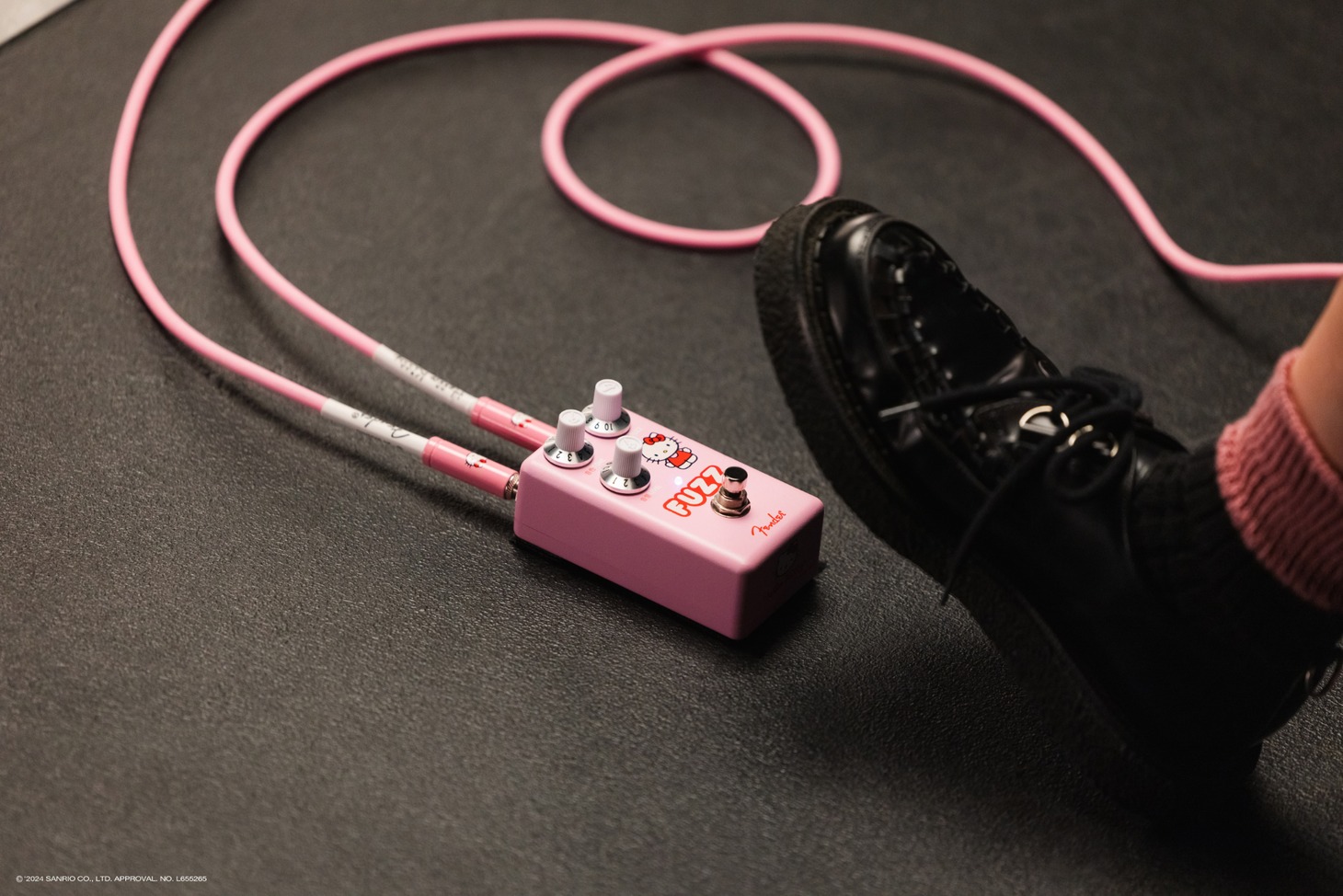 「HELLO KITTY FUZZ」