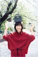 「ku:nel」2025年1月号より、小泉今日子。（撮影：中村力也）(c)マガジンハウス