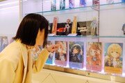 「カメラに指が写り込んでる！」