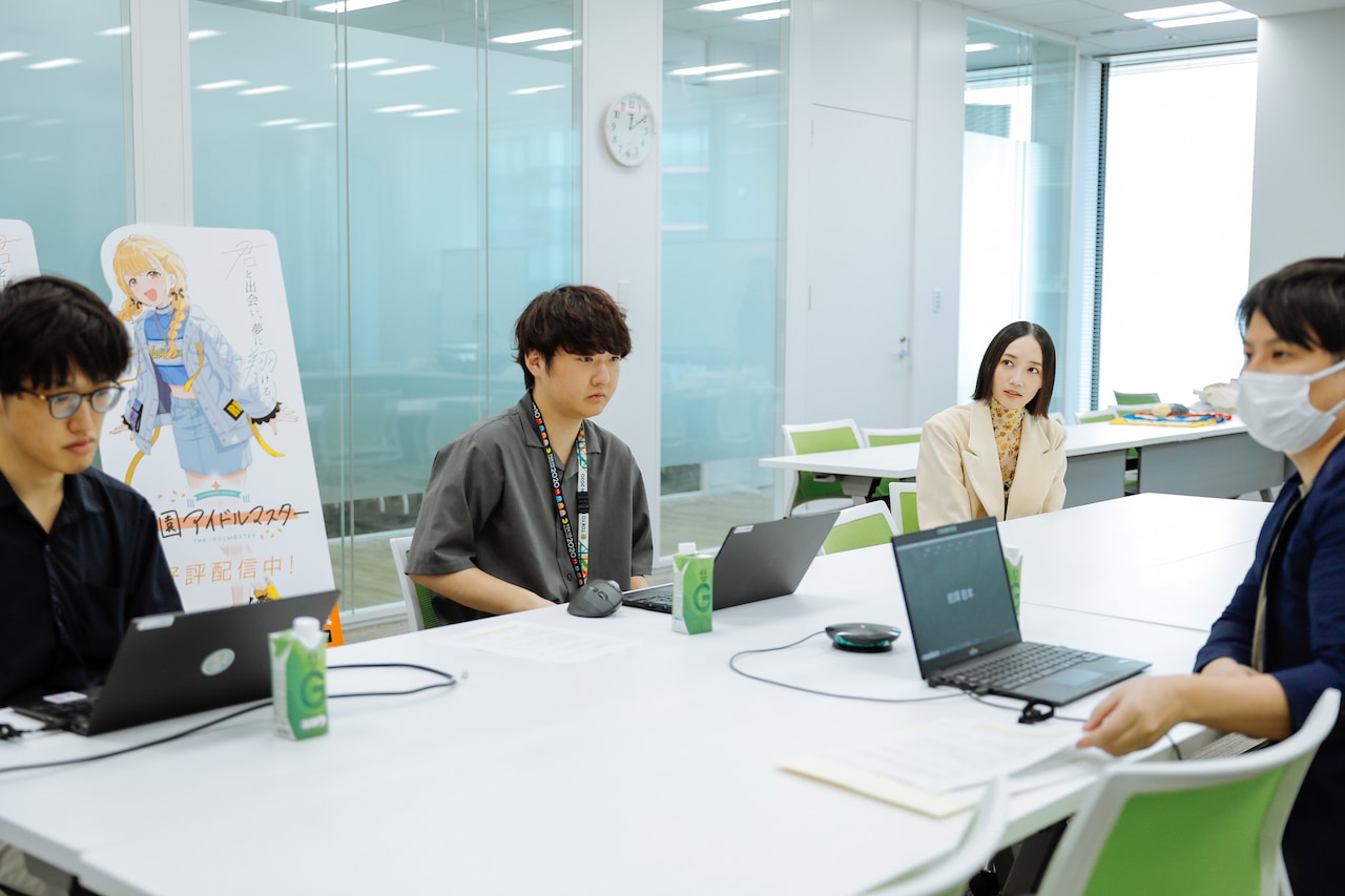 左から、山本亮さん、佐藤大地さん、のっちさん、小美野日出文さん。