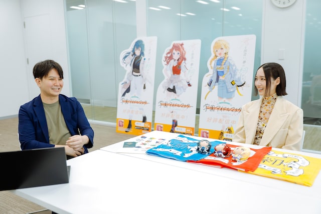 左から小美野日出文さん、のっちさん。