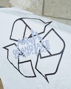 「MOROHA × UNTRACE "GIG and Take Tee"」（WHITE）