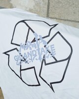 「MOROHA × UNTRACE "GIG and Take Tee"」（WHITE）