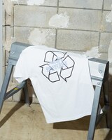 「MOROHA × UNTRACE "GIG and Take Tee"」（WHITE）