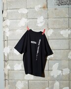 「MOROHA × UNTRACE "GIG and Take Tee"」（BLACK）