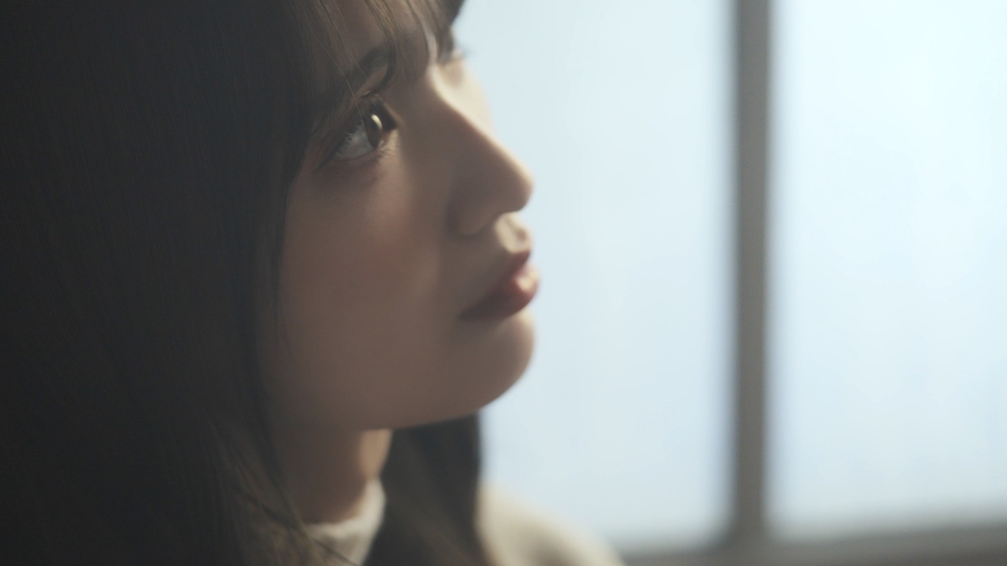 WHITE SCORPIONの楽曲「心が目を閉じる」ミュージックビデオより。