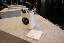 Stray Kidsへのメッセージを書けるポストイット。